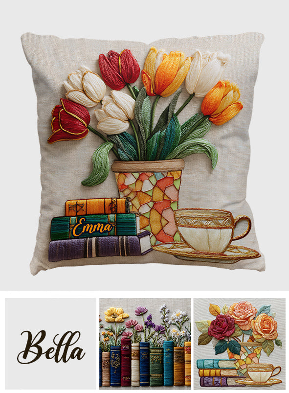 Coussin décoratif personnalisé en forme de livre et de fleurs
