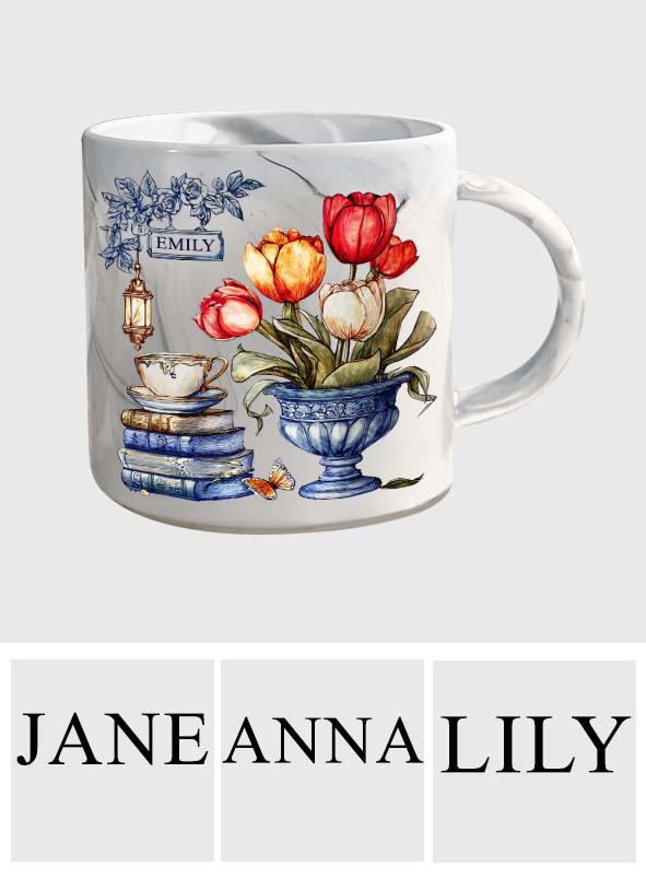 Tulipes nostalgiques, livres et thé - Mug marbré personnalisé avec livre