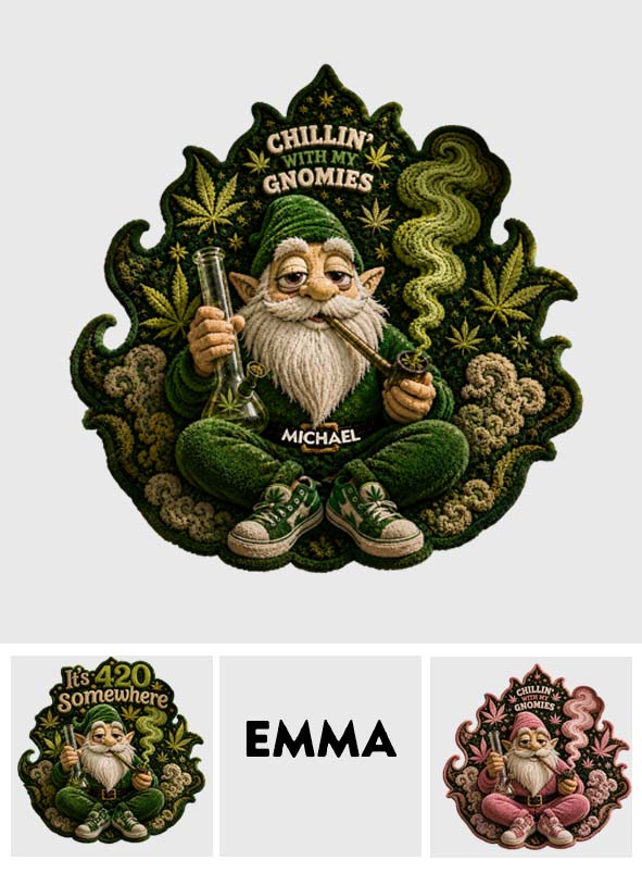 Gnome Fumeur, Il est 420 Quelque Part - Tapis de Porte Personnalisé en Forme de Weed