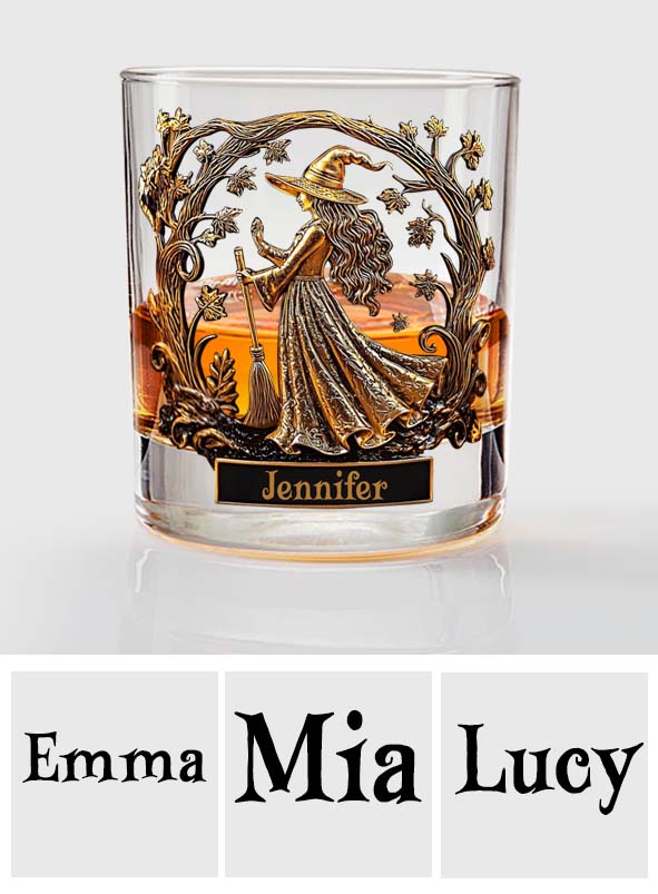 Verre à whisky personnalisé pour sorcières - Une sorcière stylée boit du whisky
