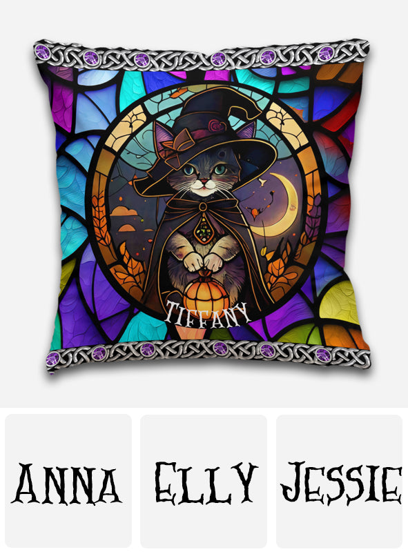 Magnifique vitrail représentant une sorcière et un chat noir - Coussin décoratif personnalisé chat noir