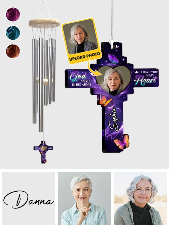 Dieu te tient dans ses bras, je te porte dans mon cœur - Carillon commémoratif personnalisé