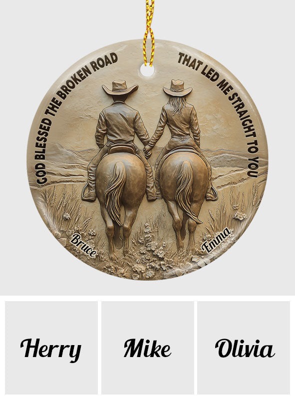 Dieu a béni le chemin sinueux qui m'a mené jusqu'à toi - Ornement rond en céramique personnalisé pour couple