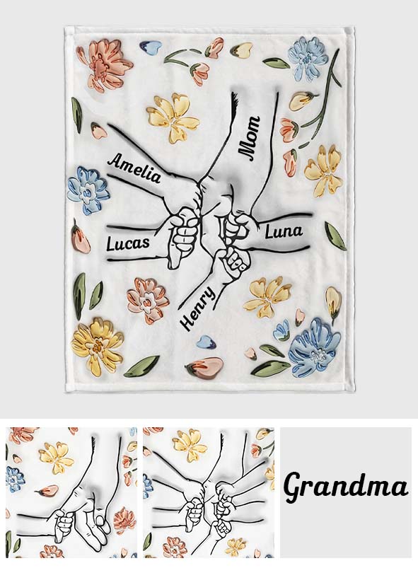 Couverture personnalisée « Mains aimantes de maman tenant des fleurs pastel »