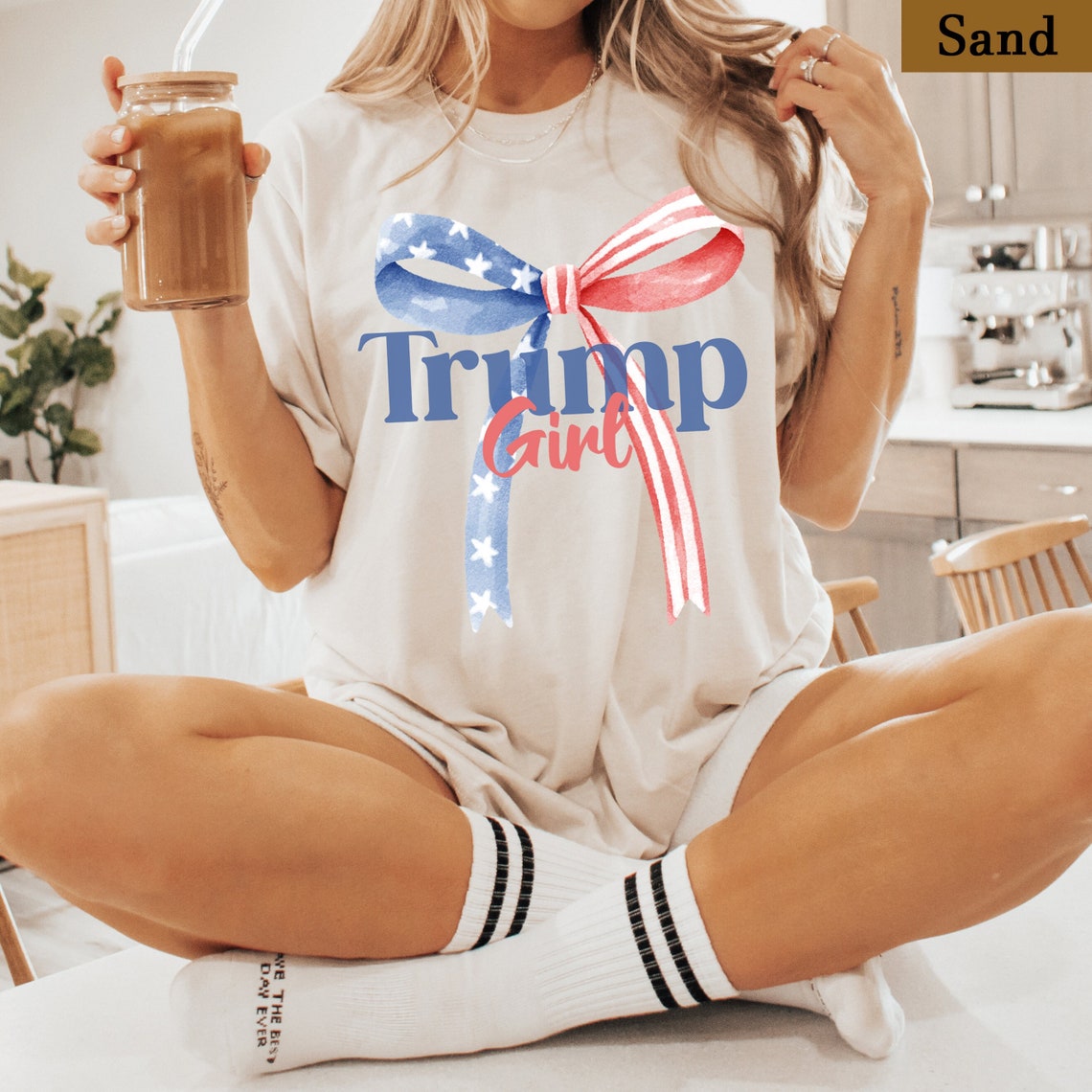 T-shirt « Trump Girl Coquette », T-shirt Élections Républicaines, T-shirt Rétro 4 juillet, T-shirt à nœud Coquette, T-shirt patriotique conservateur, T-shirt et sweat à capuche pro-Trump