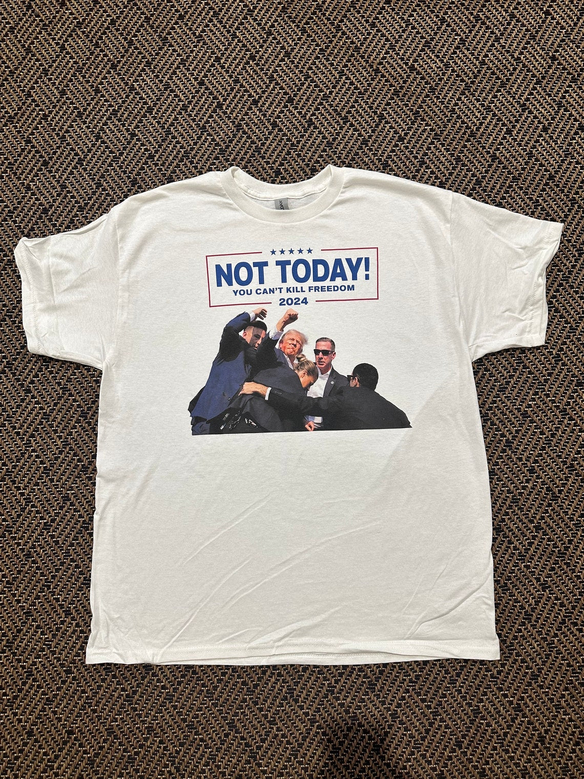 T-shirt « On ne peut pas tuer la liberté aujourd'hui » 2024, T-shirt de combat Trump, Sweat-shirt et sweat à capuche « Fight for America ».