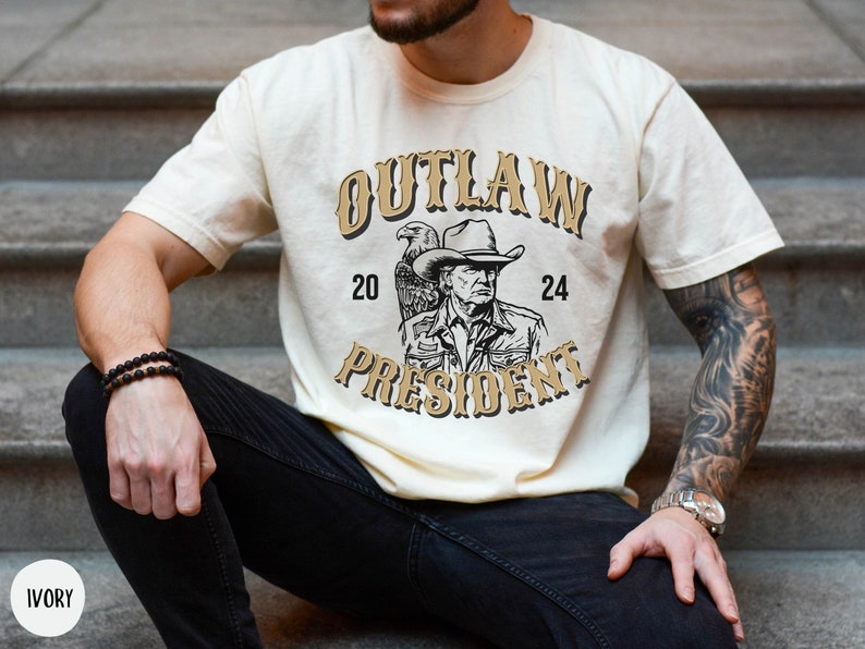 T-shirt « Président Trump hors-la-loi », T-shirt western Donald Trump style cowboy, T-shirt « Condamnation de Trump », T-shirt et sweat à capuche humoristiques pour l'élection de 2024