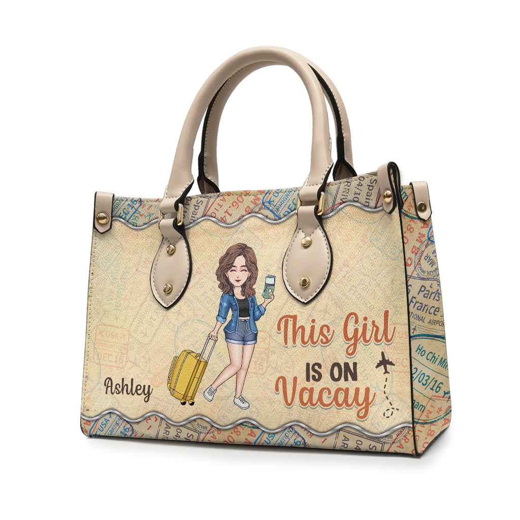 Cette fille est en vacances - Sac à main de voyage personnalisé en cuir