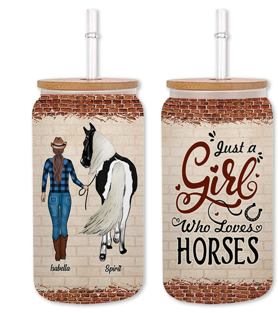Une fille qui aime les chevaux - Verre à canette personnalisé avec un cheval