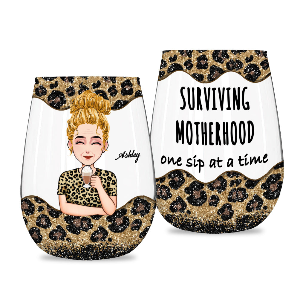 Survivre à la maternité - Verre à vin personnalisé pour la fête des mères