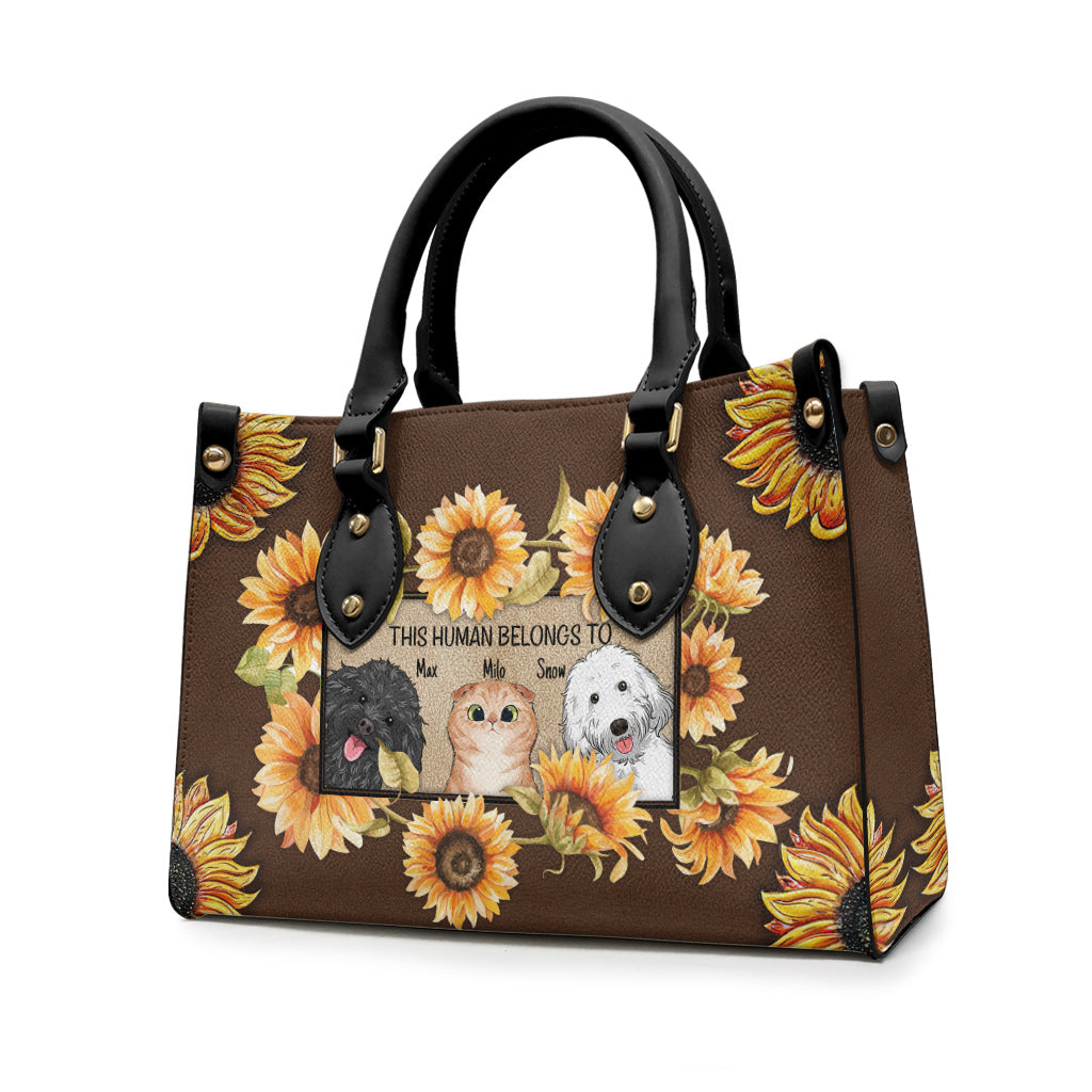 Ce humain appartient à - Sac à main en cuir personnalisé pour chien