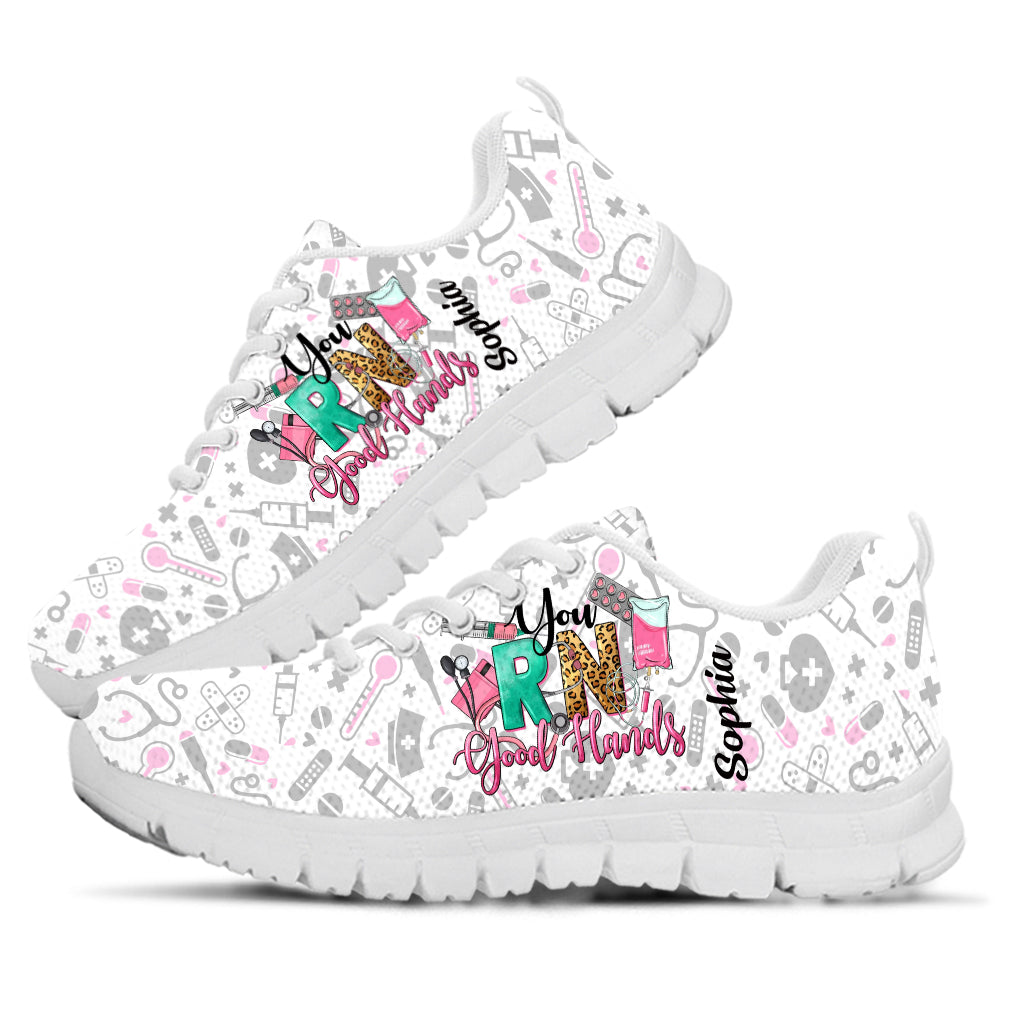 Vous êtes une infirmière diplômée, vous avez de bonnes mains ! Baskets personnalisées pour infirmières