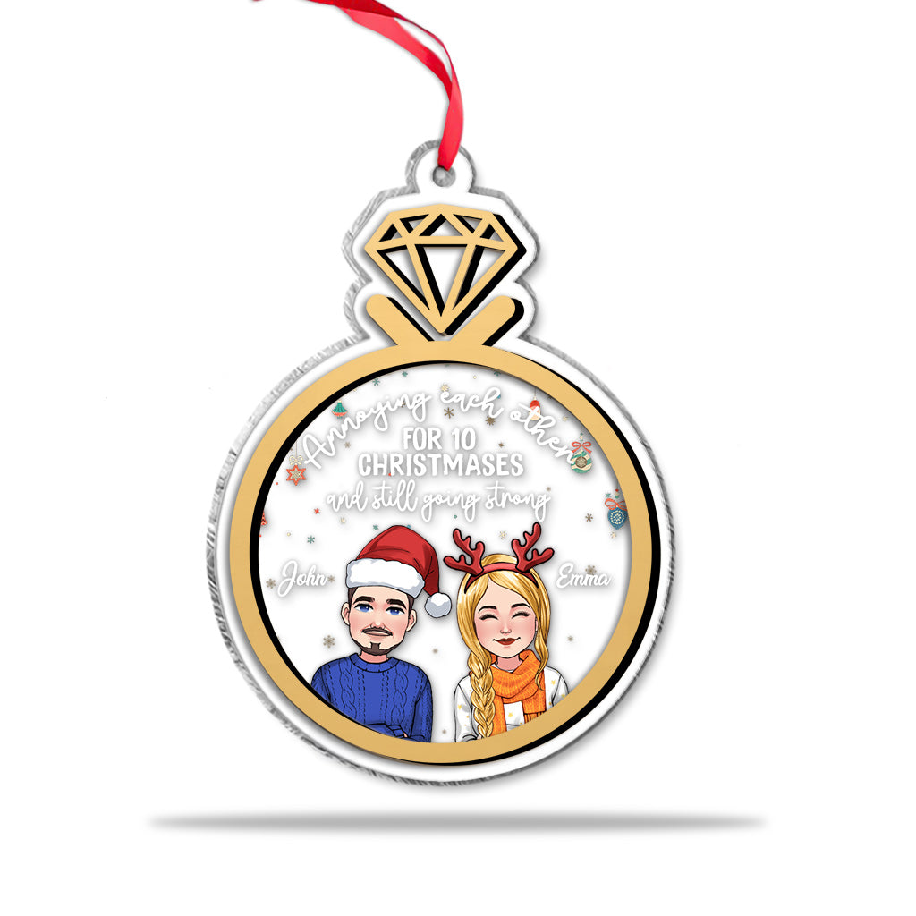 S'agacer mutuellement pendant 10 Noëls - Ornement personnalisé mari et femme à 2 couches