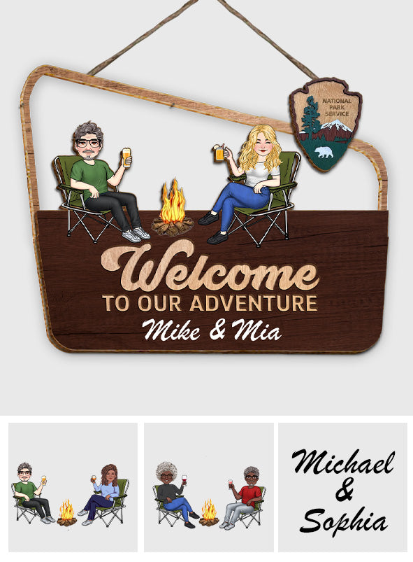Bienvenue dans notre aventure ! Panneau/plaque en bois personnalisé(e) à deux couches pour le camping