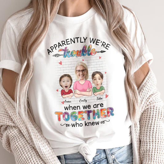 Apparemment, on est des chenapans quand on est ensemble - Cadeau pour grand-mère, grand-mère, petite-fille, petit-fils - T-shirt et sweat à capuche personnalisés