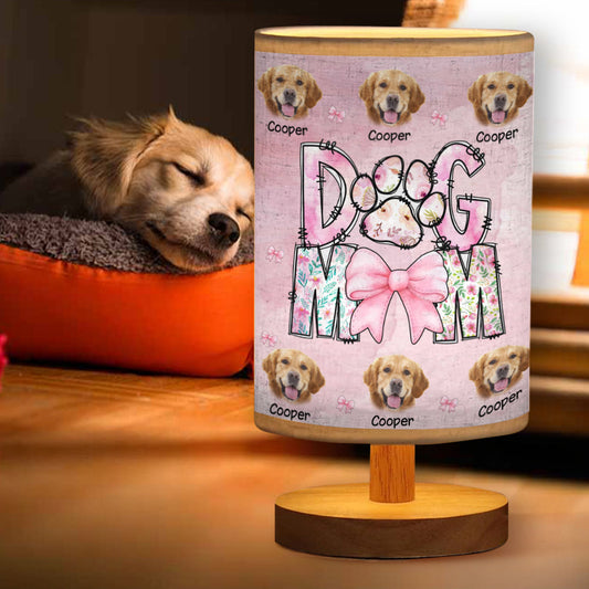 Lampe de table personnalisée pour chien « Maman de chien fleurie » avec base en bois