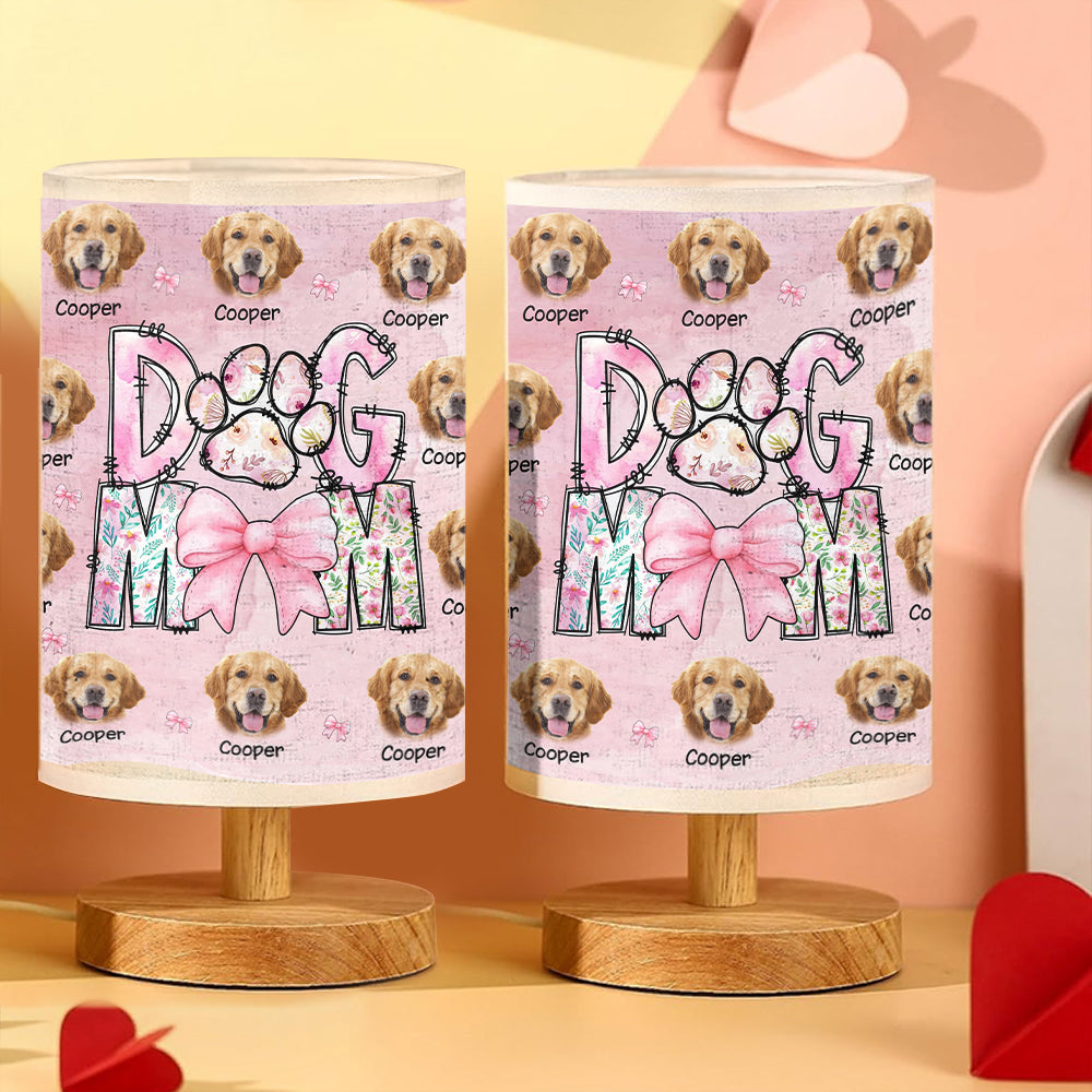 Lampe de table personnalisée pour chien « Maman de chien fleurie » avec base en bois