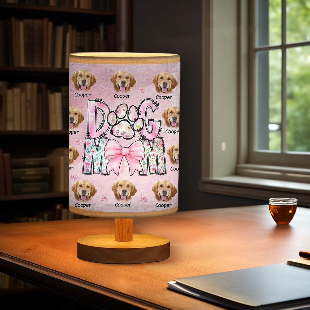 Lampe de table personnalisée pour chien « Maman de chien fleurie » avec base en bois