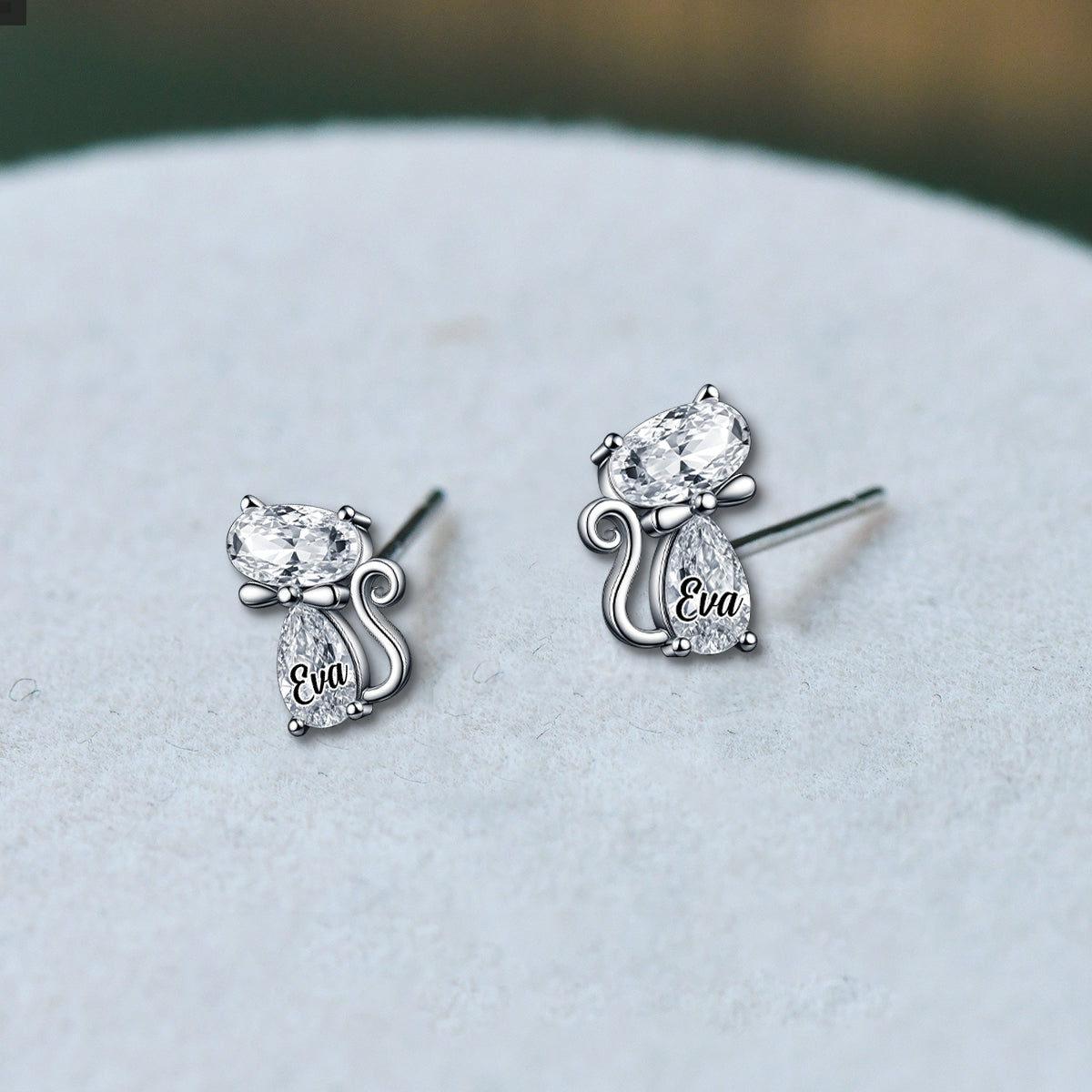 Chic Cat Lovers' Crystal Gift - Personalized Cat Stud Earrings