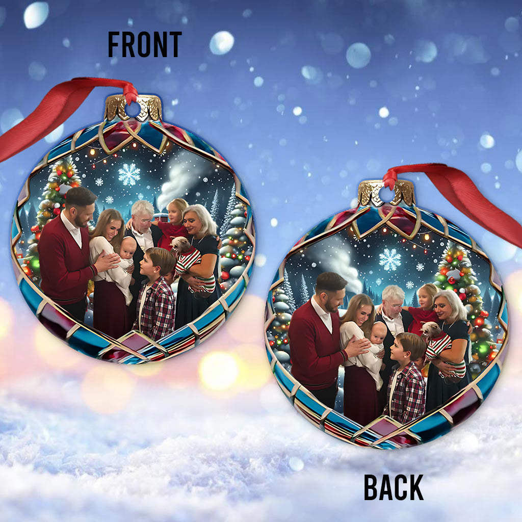 Boule avec chalet enneigé - Ornement familial personnalisé