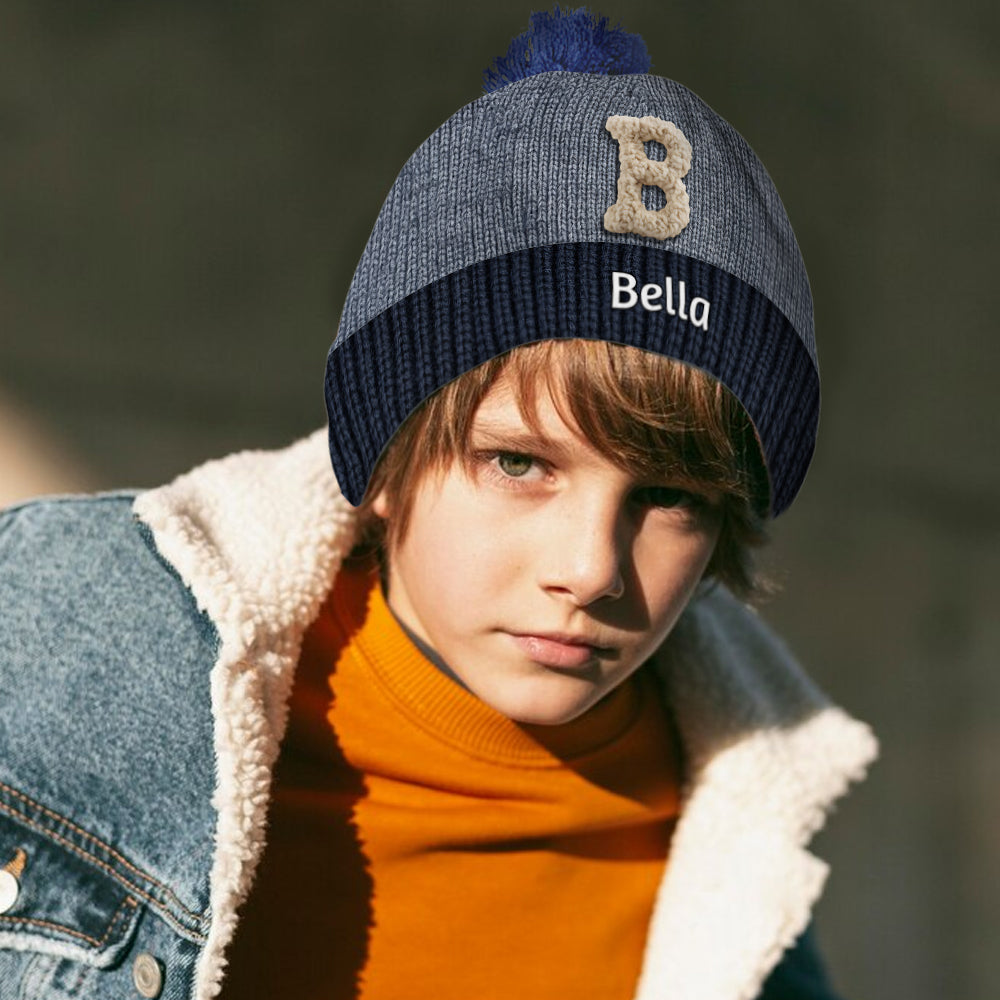 Bonnet personnalisé avec initiales, nom et alphabet - Modèle familial