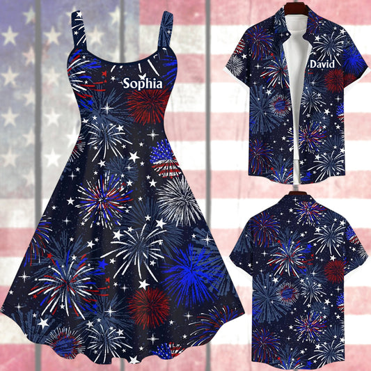 Ensemble assorti pour couples avec imprimé patriotique drapeau américain et feux d'artifice - Chemise hawaïenne et robe sans manches personnalisées pour couples