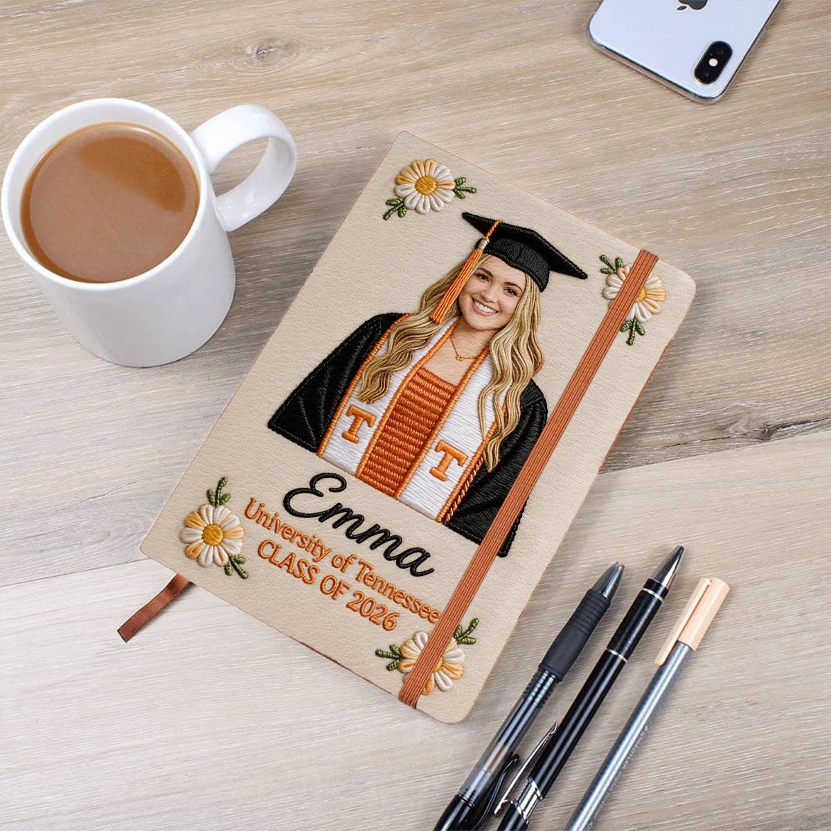 Cadeau idéal pour une remise de diplôme : un journal en cuir personnalisé avec une photo.