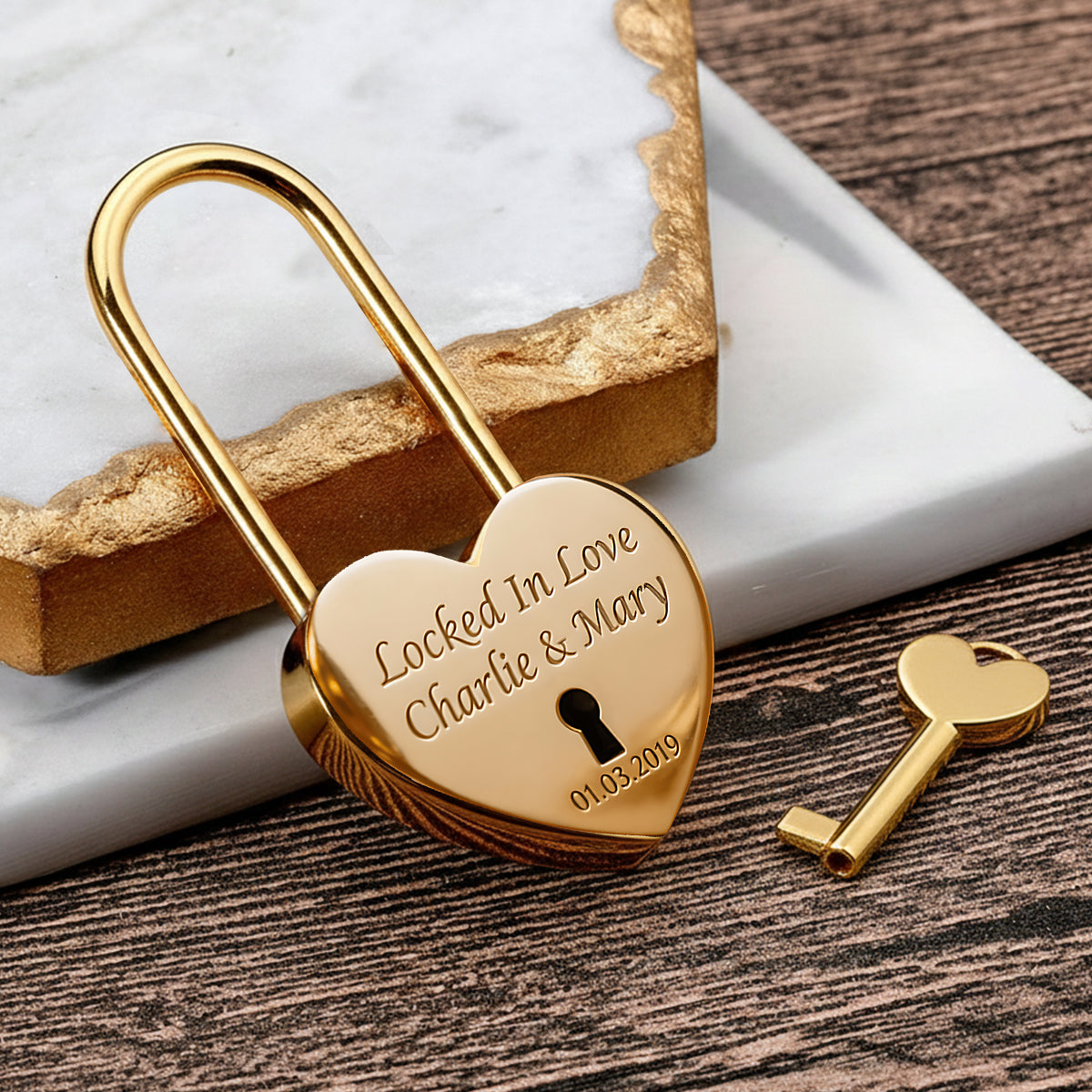 Amoureux inséparables - Cadenas en forme de cœur personnalisé pour couple