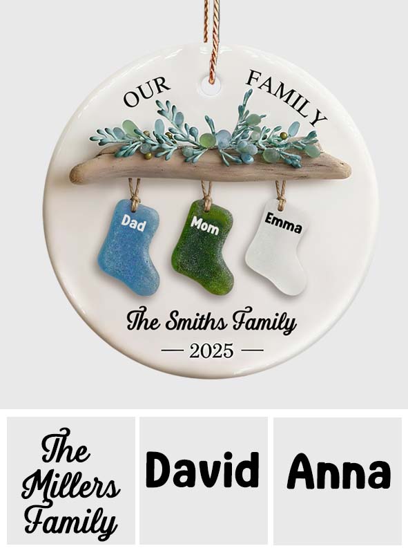 Notre famille, Joyeux Noël 2025 - Ornement rond en céramique personnalisé pour la famille