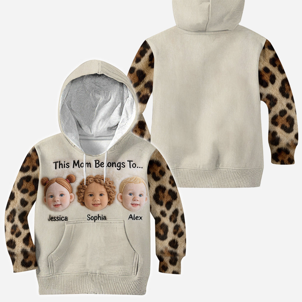 Ce t-shirt personnalisé « Maman/Grand-mère » appartient à…