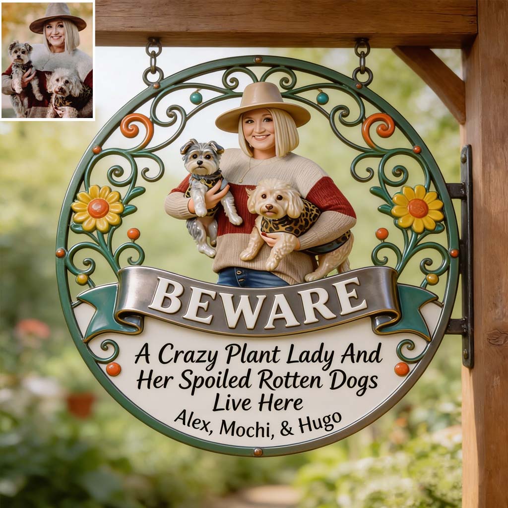 Attention, une folle des plantes et son animal vivent ici - Plaque de jardin en métal personnalisée