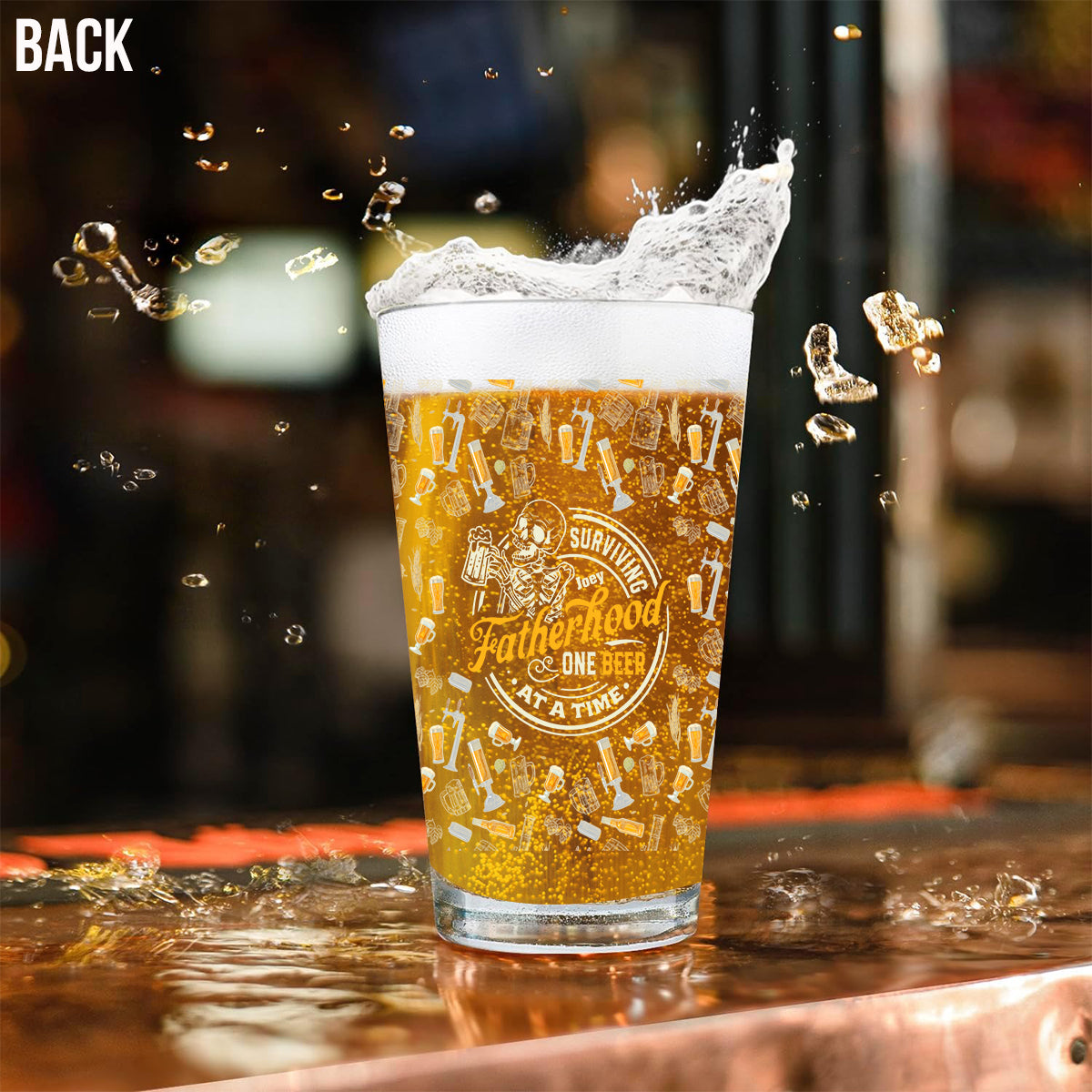 Survivre à la paternité, une bière à la fois - Verre à bière personnalisé pour papa