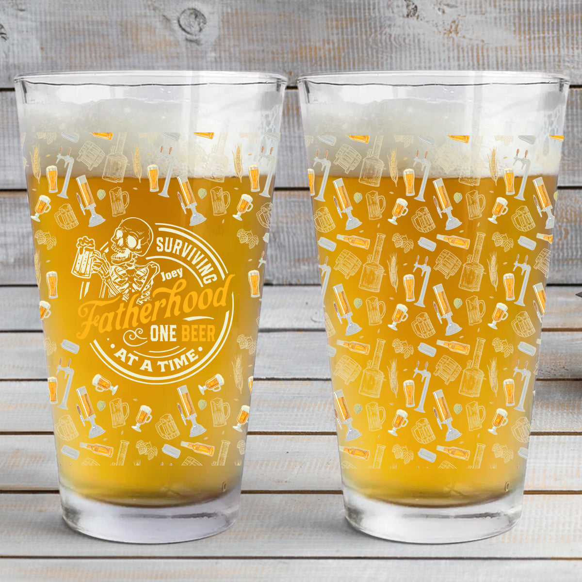 Survivre à la paternité, une bière à la fois - Verre à bière personnalisé pour papa