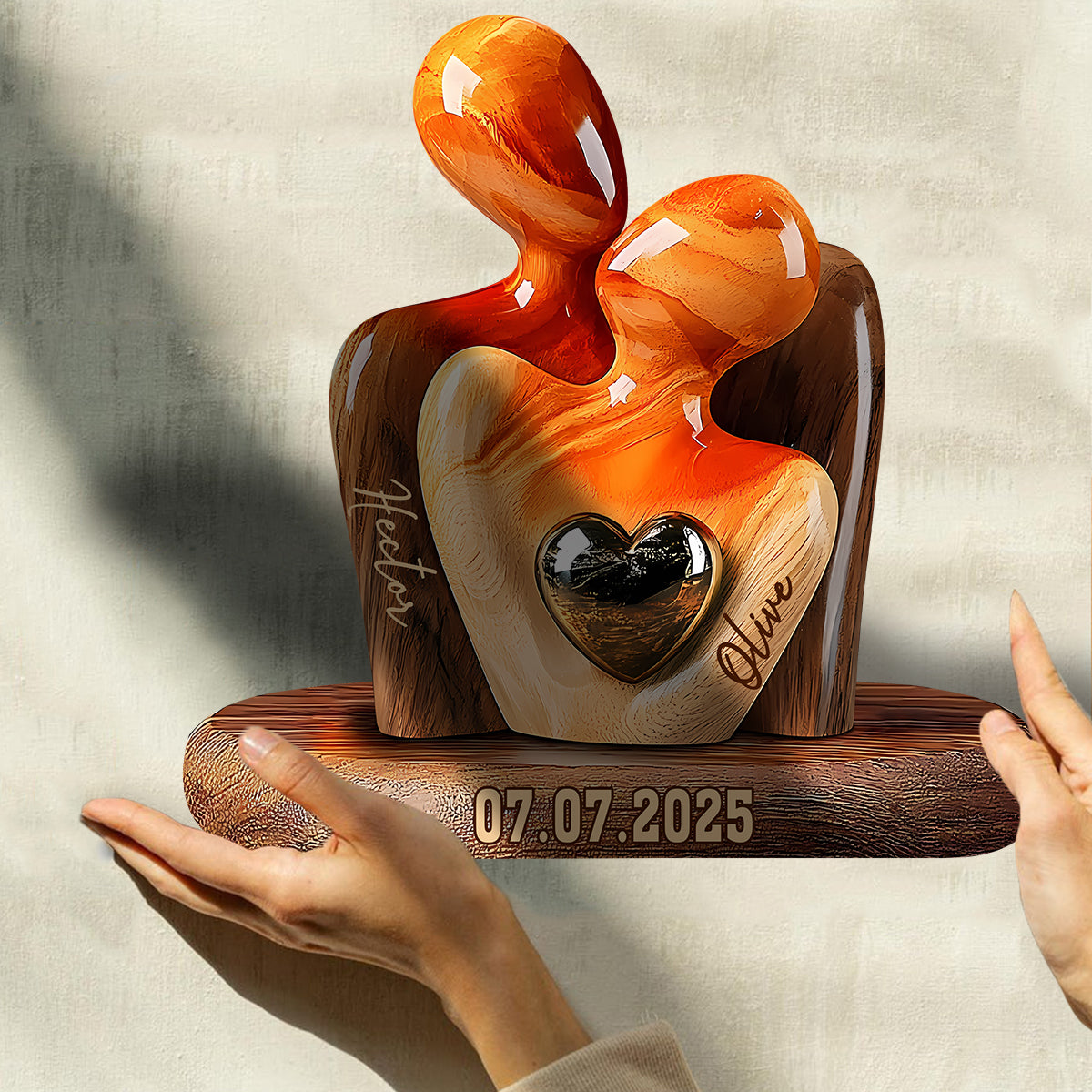 Statue élégante de couple avec incrustation de cœur - Plaque en bois personnalisée pour couple