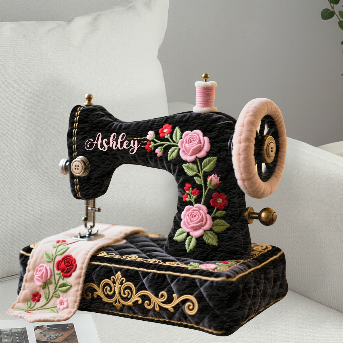 Cadeau idéal pour les passionnées de couture : coussin en fausse fourrure personnalisé en forme de couture