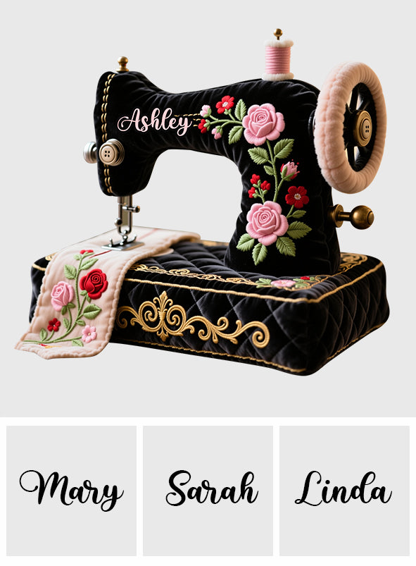 Cadeau idéal pour les passionnées de couture : coussin en fausse fourrure personnalisé en forme de couture