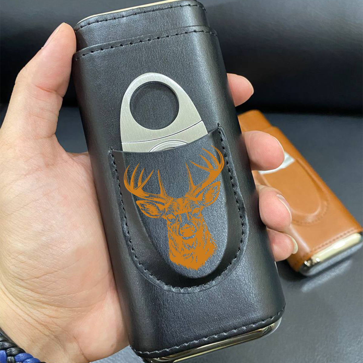 Cadeau idéal pour les passionnés de chasse : étui à cigares en cuir personnalisé, parfait pour papa, grand-père ou mari.