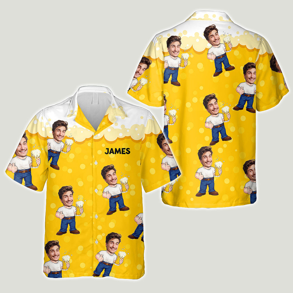 Chemise hawaïenne personnalisée avec caricature humoristique d'un homme sur le thème de la bière - T-shirt hawaïen personnalisé