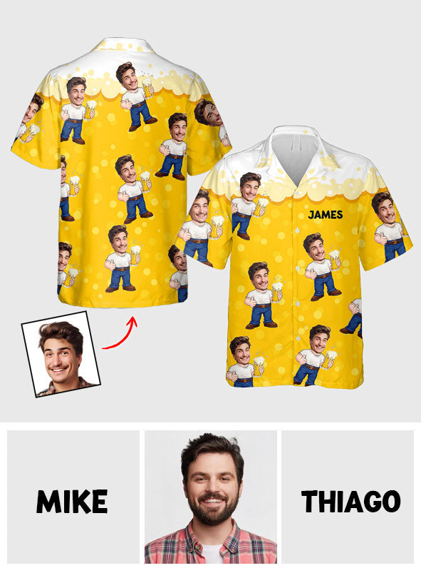 Chemise hawaïenne personnalisée avec caricature humoristique d'un homme sur le thème de la bière - T-shirt hawaïen personnalisé