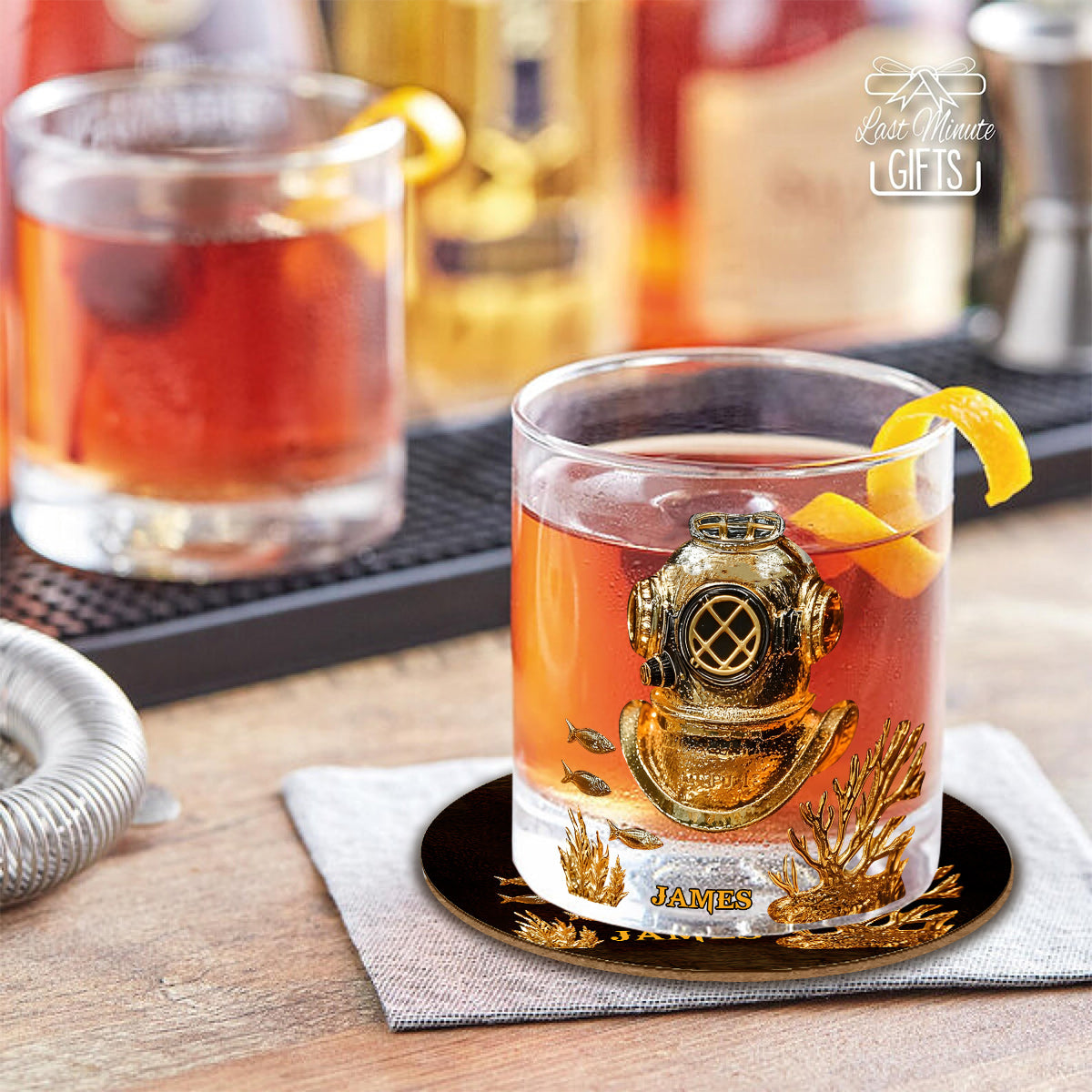 Cadeau pour les passionnés de plongée sous-marine : verre à whisky personnalisé sur le thème de la plongée.