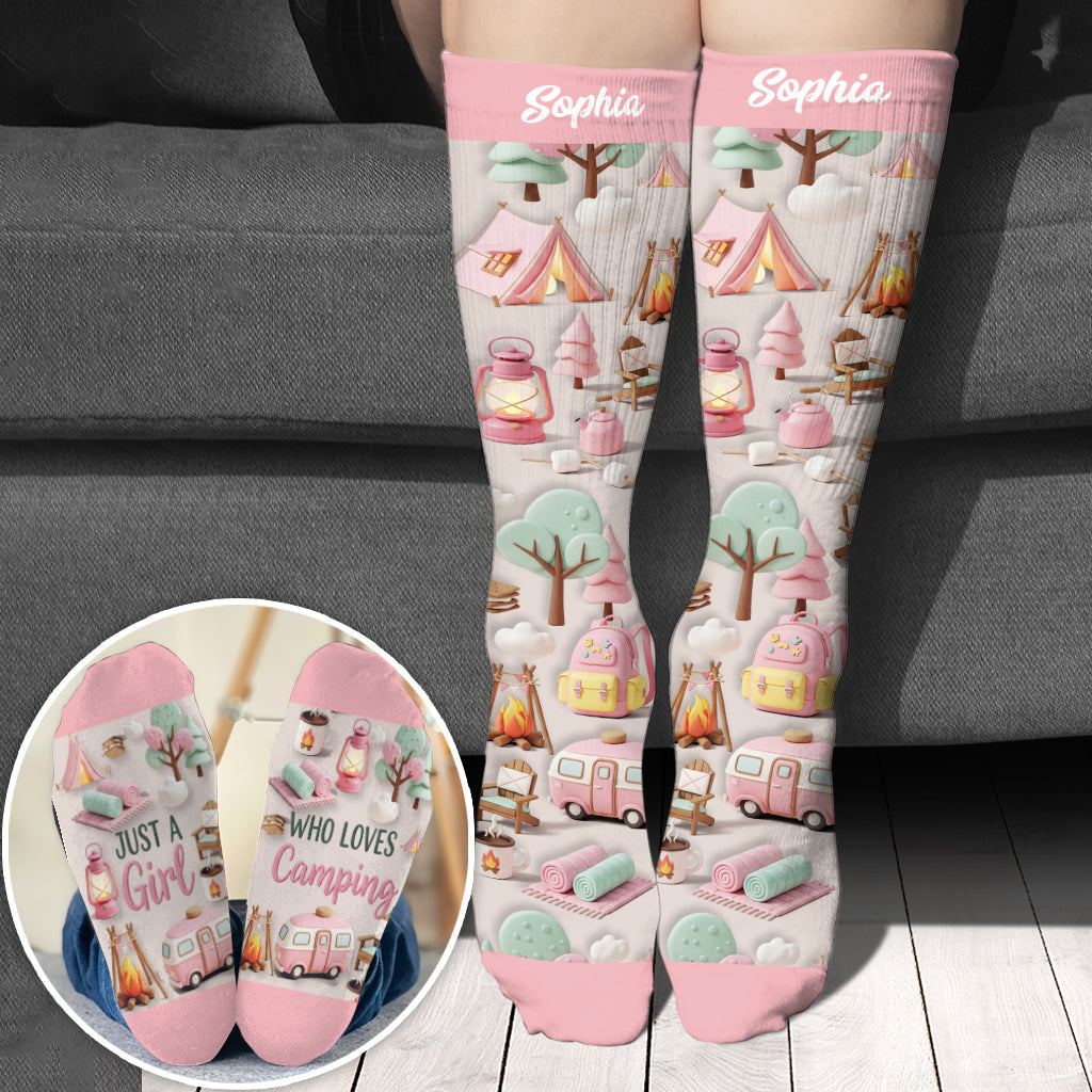 Juste une fille qui adore le camping - Chaussettes de camping personnalisées