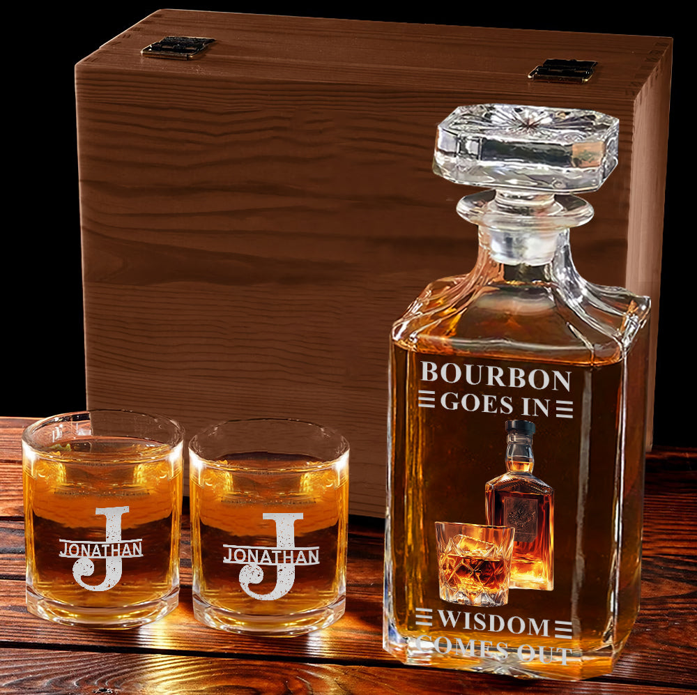 Le bourbon entre, la sagesse en sort - Coffret carafe à whisky personnalisée