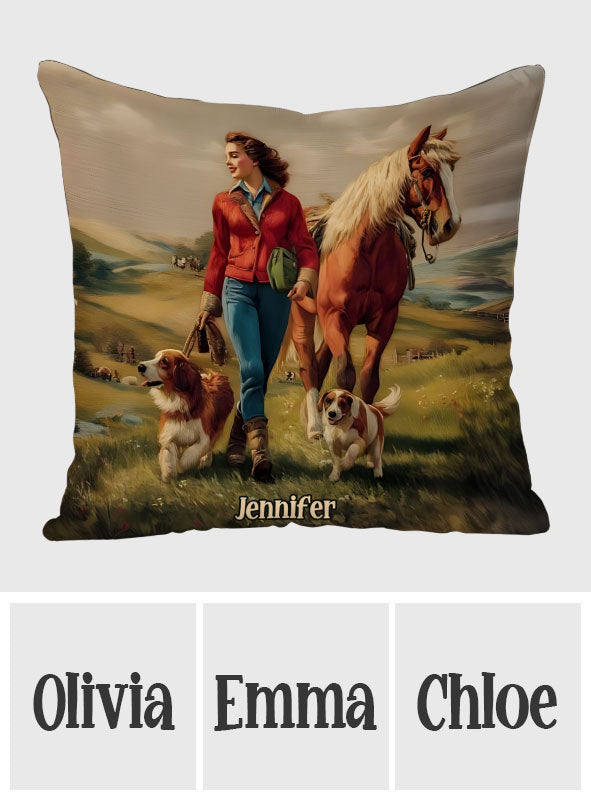 Elle aime les chevaux et les chiens - Coussin décoratif personnalisé à motif cheval