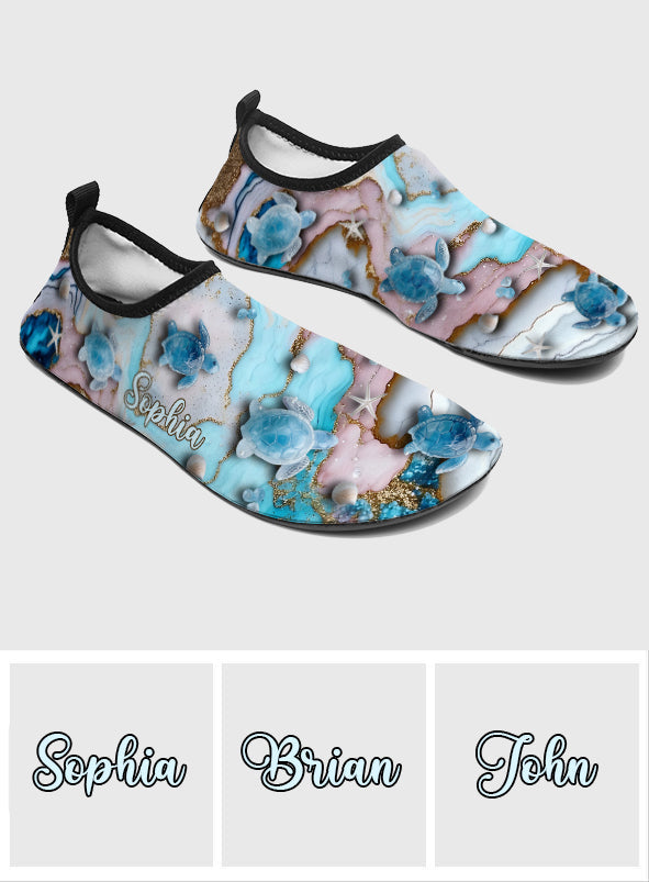 J'adore les tortues ! Chaussures d'eau personnalisées avec des tortues.