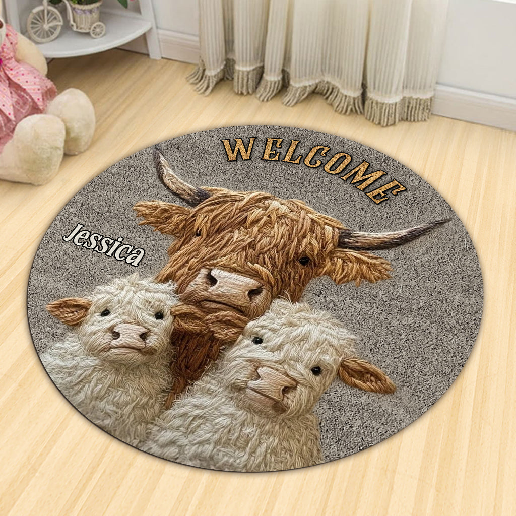 Bienvenue avec Love Highland Cow - Paillasson/Tapis de porte personnalisé en forme de vache des Highlands