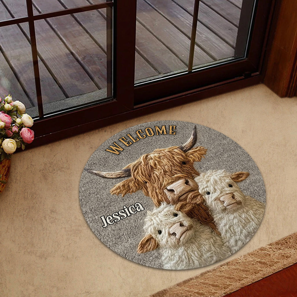 Bienvenue avec Love Highland Cow - Paillasson/Tapis de porte personnalisé en forme de vache des Highlands