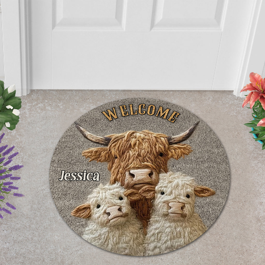 Bienvenue avec Love Highland Cow - Paillasson/Tapis de porte personnalisé en forme de vache des Highlands