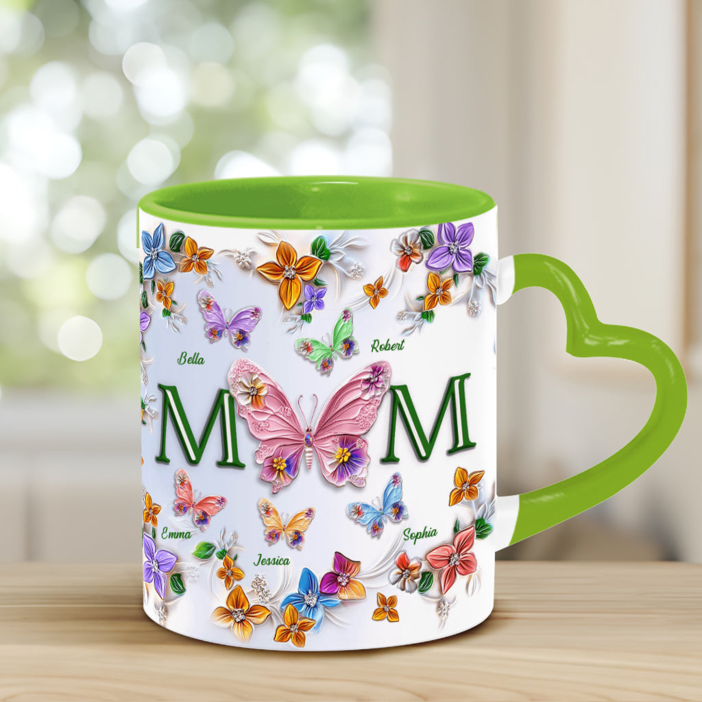 Mug personnalisé « Papillons colorés Maman » avec anse en forme de cœur