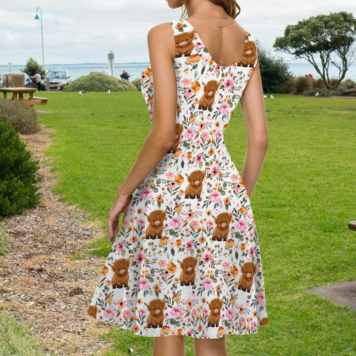 Juste une fille qui aime les vaches des Highlands - Robe sans manches personnalisée avec motif vache des Highlands