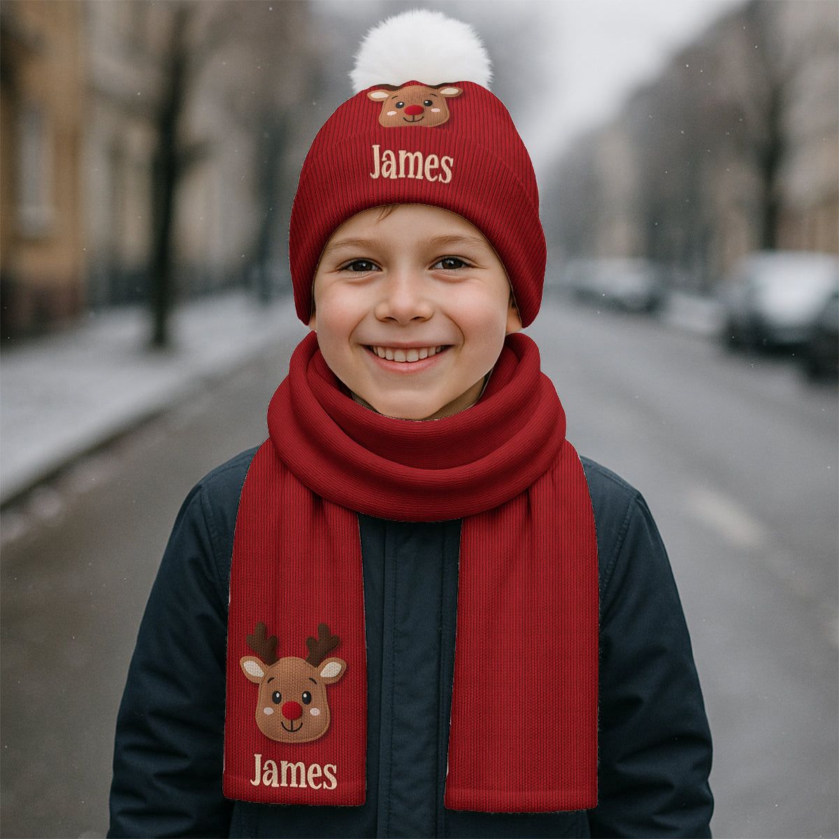 Adorable ensemble bonnet et écharpe tricotés personnalisés pour enfant - Motif renne